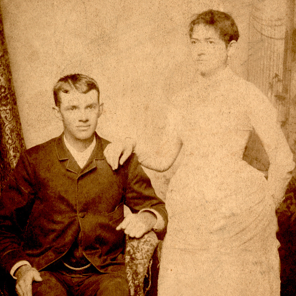 Genealogy research tip: old photos and UGPs (unidentified genealogy people)